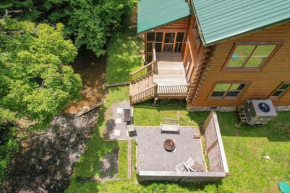 Brookshore by AvantStay Relaxing Backyard Creek 10mins from Pigeon Forge